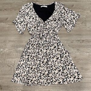 Abercrombie & Fitch Black and Cream Floral Dress
